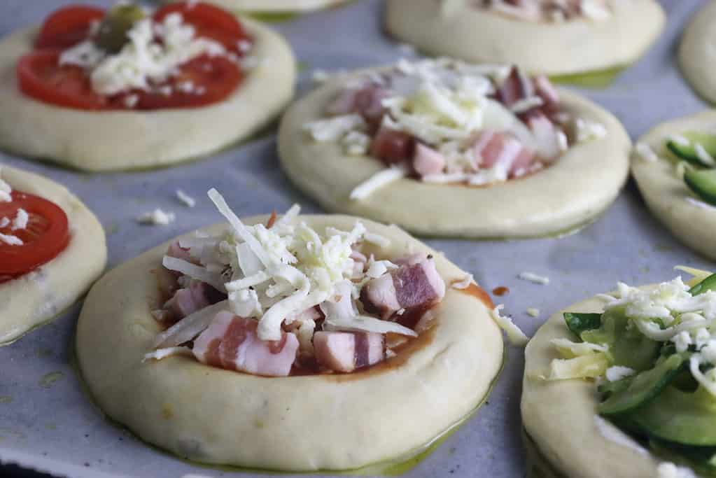 mini pizzetta before baking